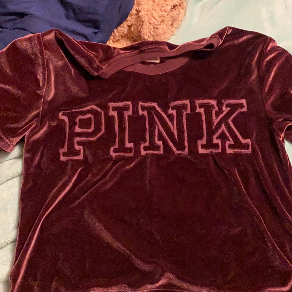 Victoria’s Secret PINK t-shirt.